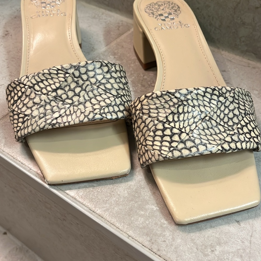 Vince Camuto Semtera Block Heel Slide Sandal (Rar… - image 4